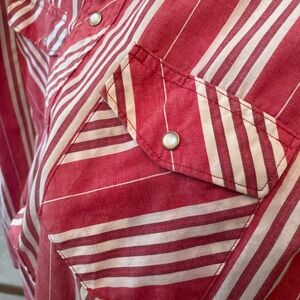 Men’s Wrangler pearl snap shirt